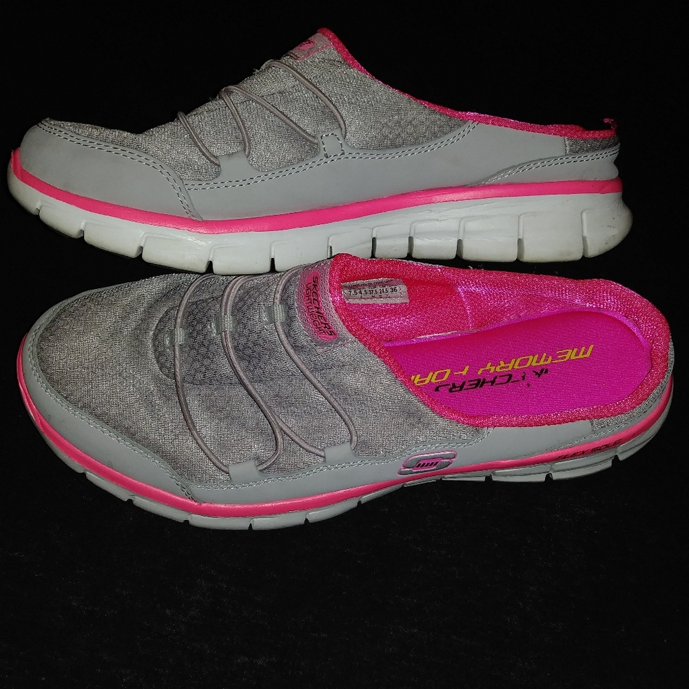 Skechers lightweight flex sole shoes